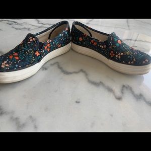 Beautiful Keds!!! With rifle design!